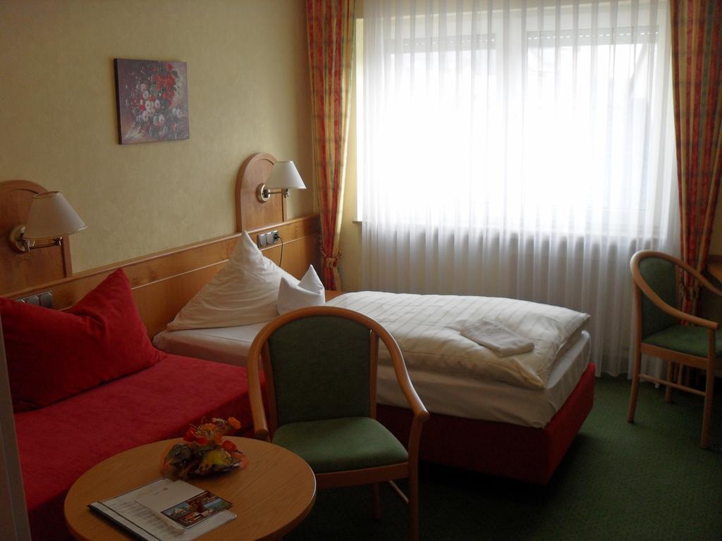 Hotel Reichsschenke Zum Ritter Gotz "Garni" Kröv الغرفة الصورة